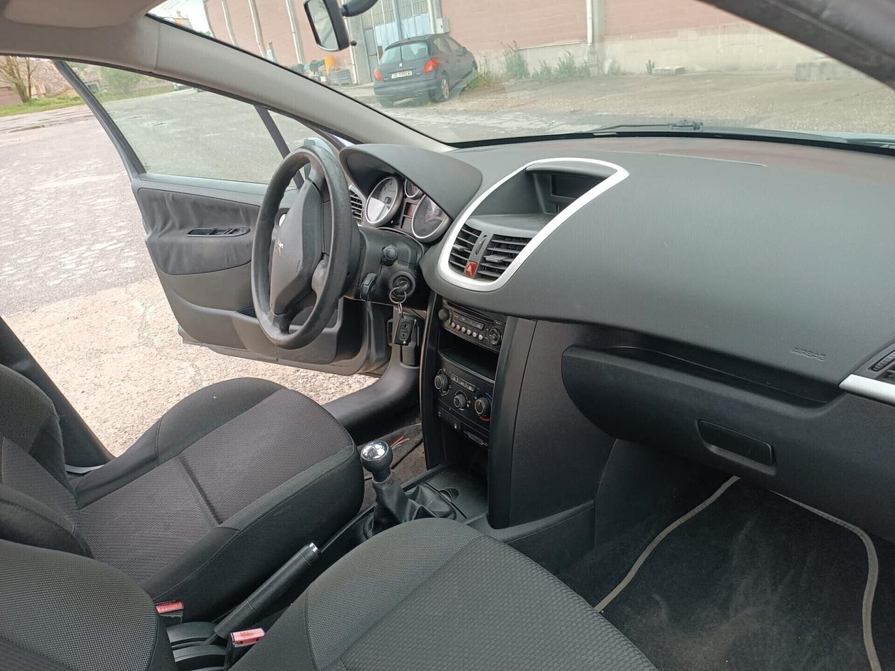 Peugeot 207 2009---1.4 Benzina GPL Neopatentati