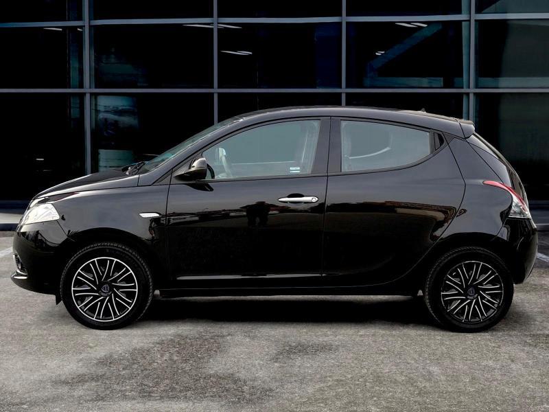 LANCIA YPSILON 1.2 BENZ 69 CV ADATTA A NEOPATENTATI