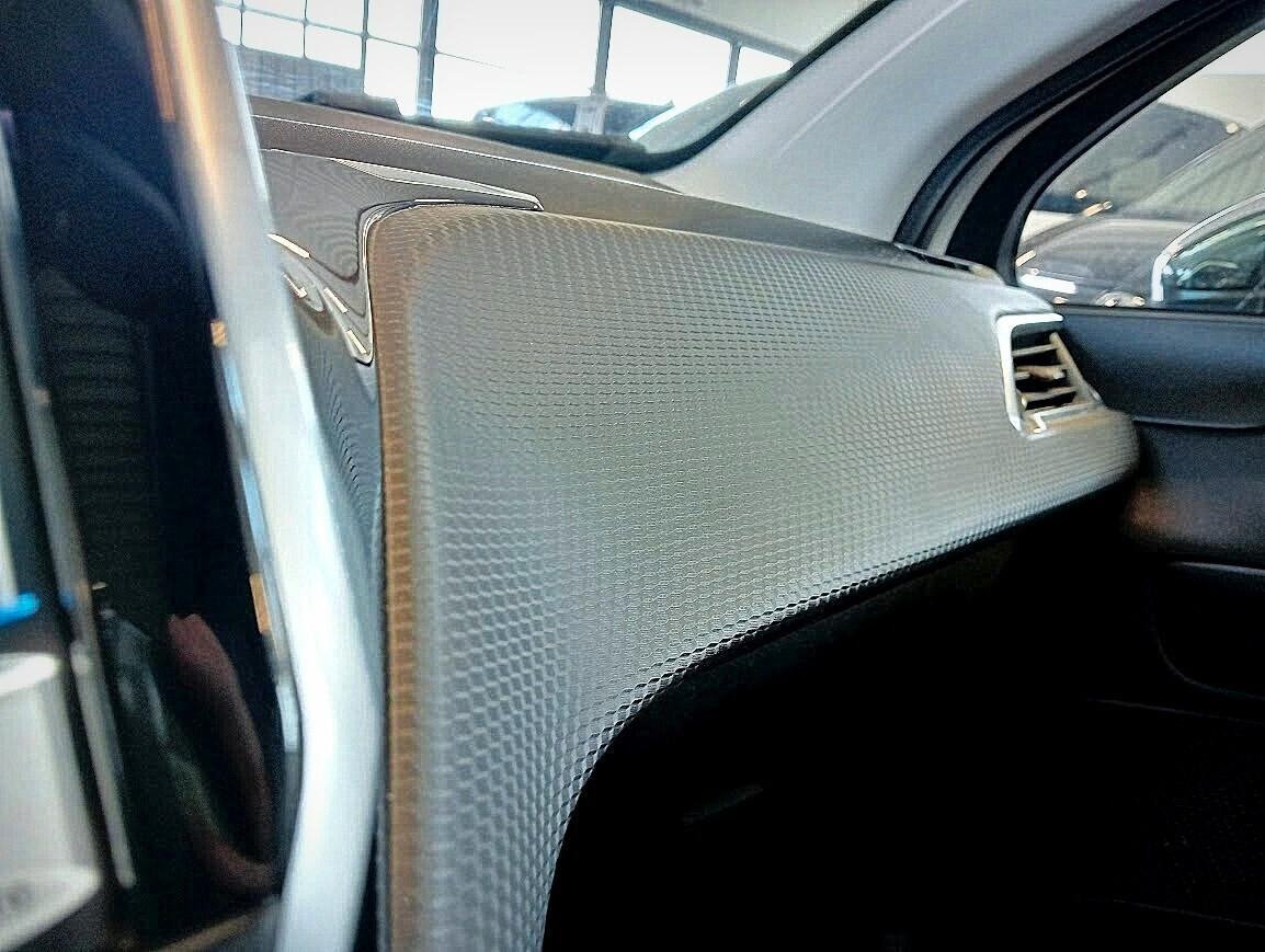 Peugeot 2008 1.2 82cv ALLURE TETTO PANORAMICO UNIPROPR