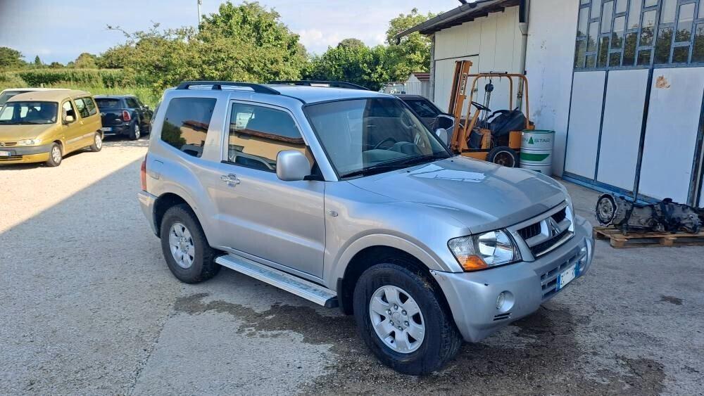 Mitsubishi Pajero 2.5 TDI 4x4 CORTO 2 differenziali bloccabili