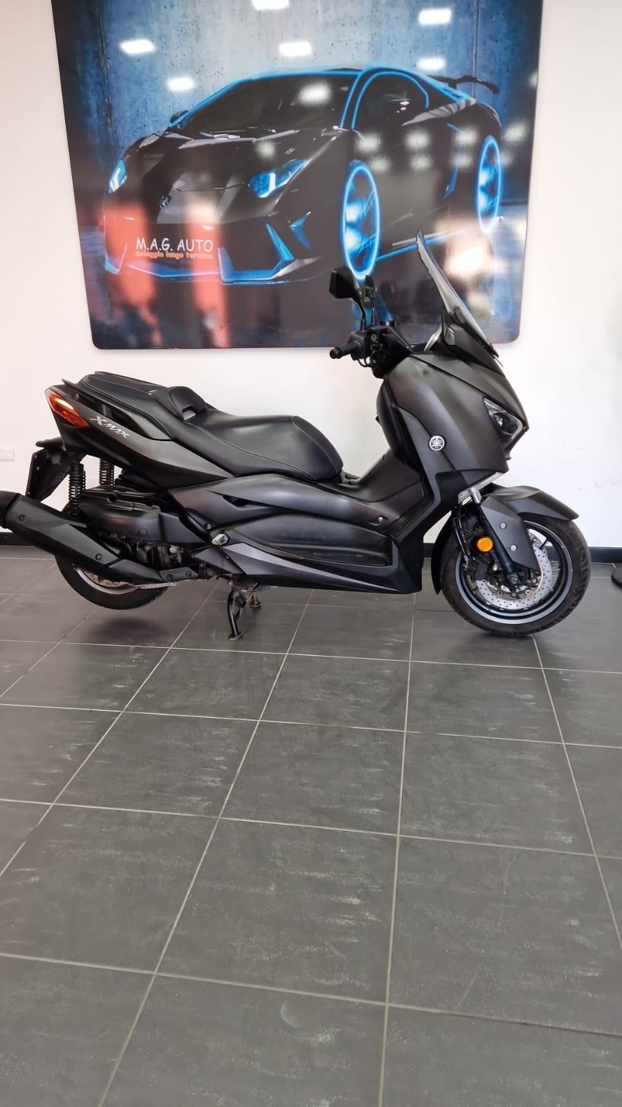 Yamaha X-Max 400