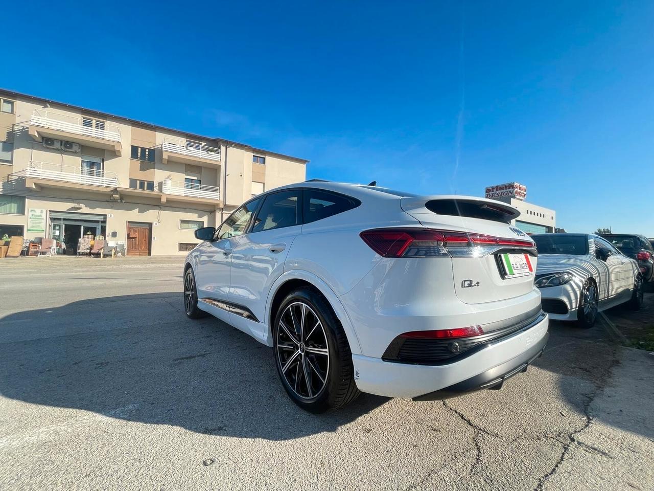 Audi Q4 50 e-tron quattro S line edition