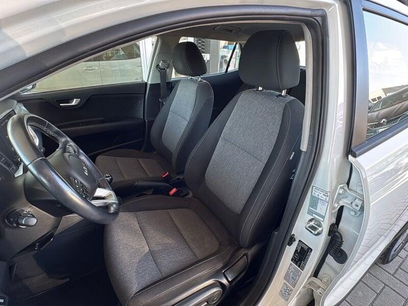Kia Stonic Stonic 1.2 dpi Urban Techno&Design Pack 84cv