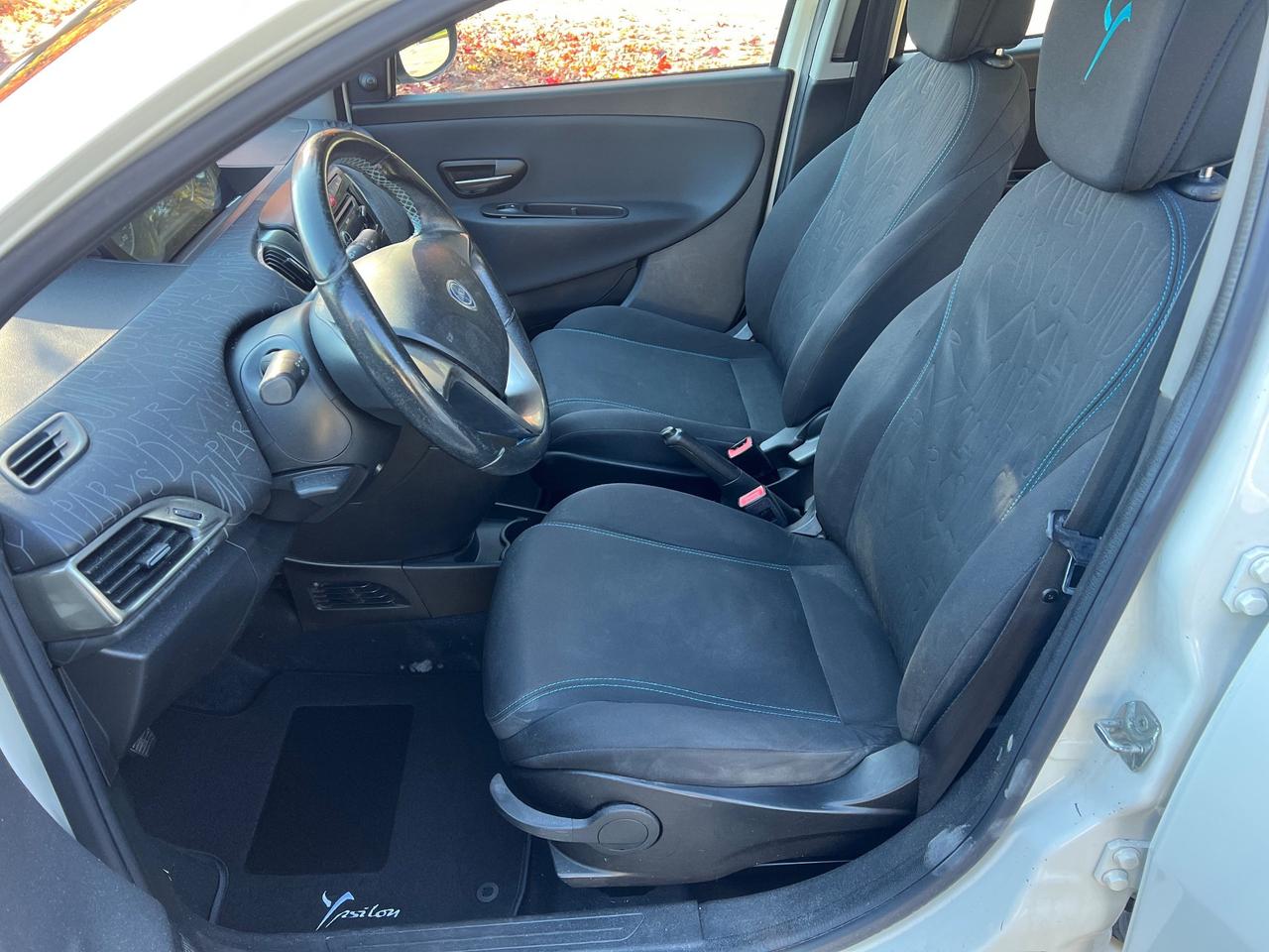 Lancia Ypsilon 1.2 69 CV 5 porte Platinum