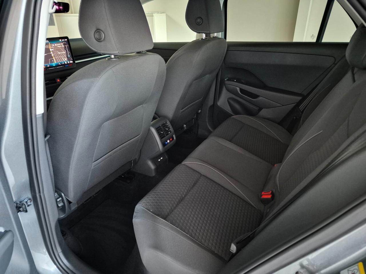 Volkswagen T-Roc 1.5 ETSI LIFE 116CV DSG LED NAVI C.17 APPLE CAR PLAY/ANDROID AUTO ACC LANE ASSIST VOLANTE/SEDILI RISCALDABILI WIRELESS