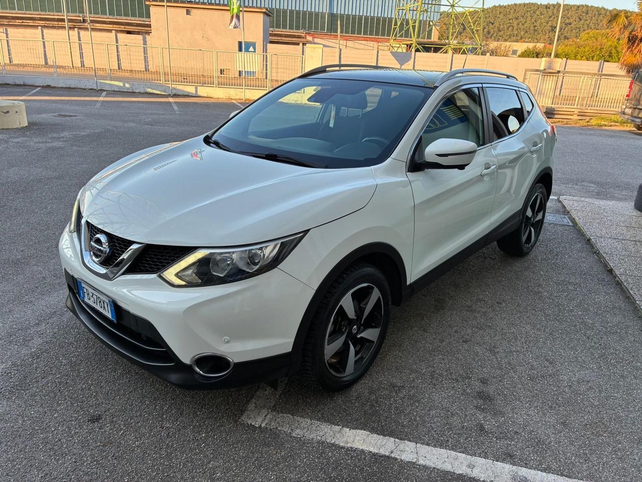 Nissan Qashqai 1.2 DIG-T Tekna 2016 da vetrina