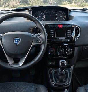 Lancia Ypsilon 1.0 FireFly 5 porte S&S Hybrid Oro