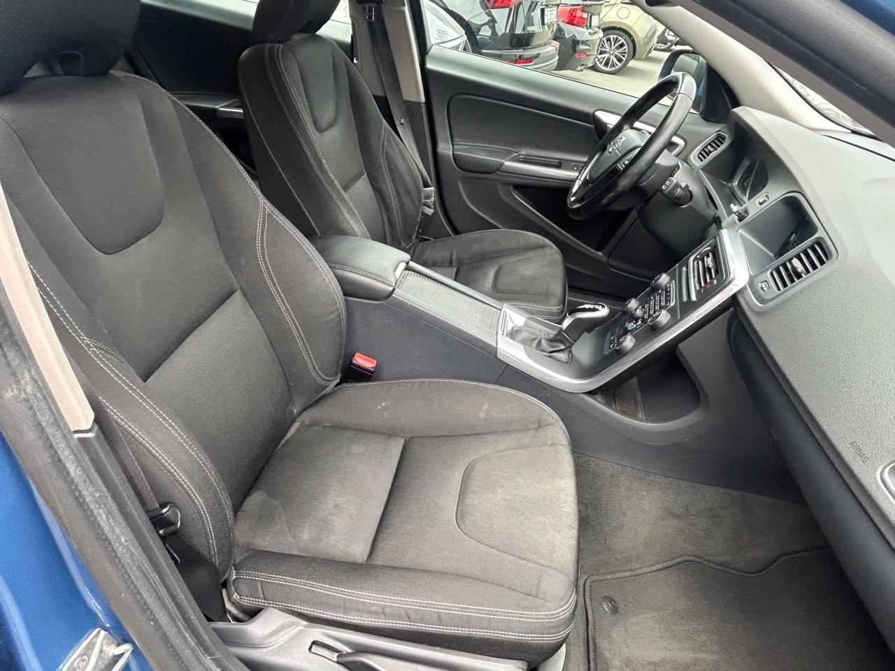 Volvo V60 D2 Geartronic Summum