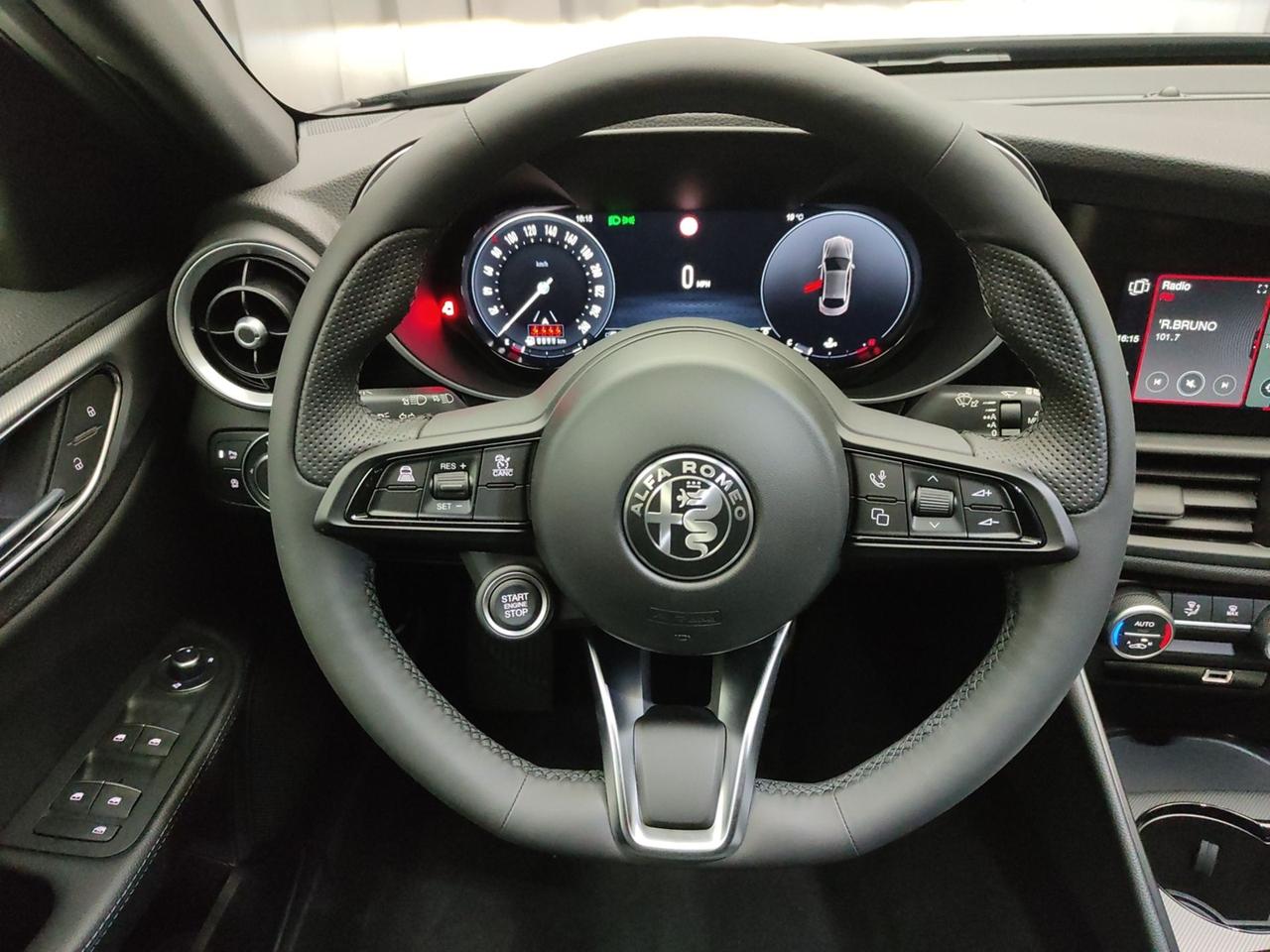 ALFA ROMEO Giulia 2023 2.2 TD 160CV SPRINT AT8