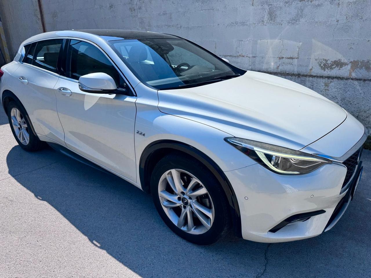 Infiniti Q30 2.2 diesel DCT AWD Luxe Tech
