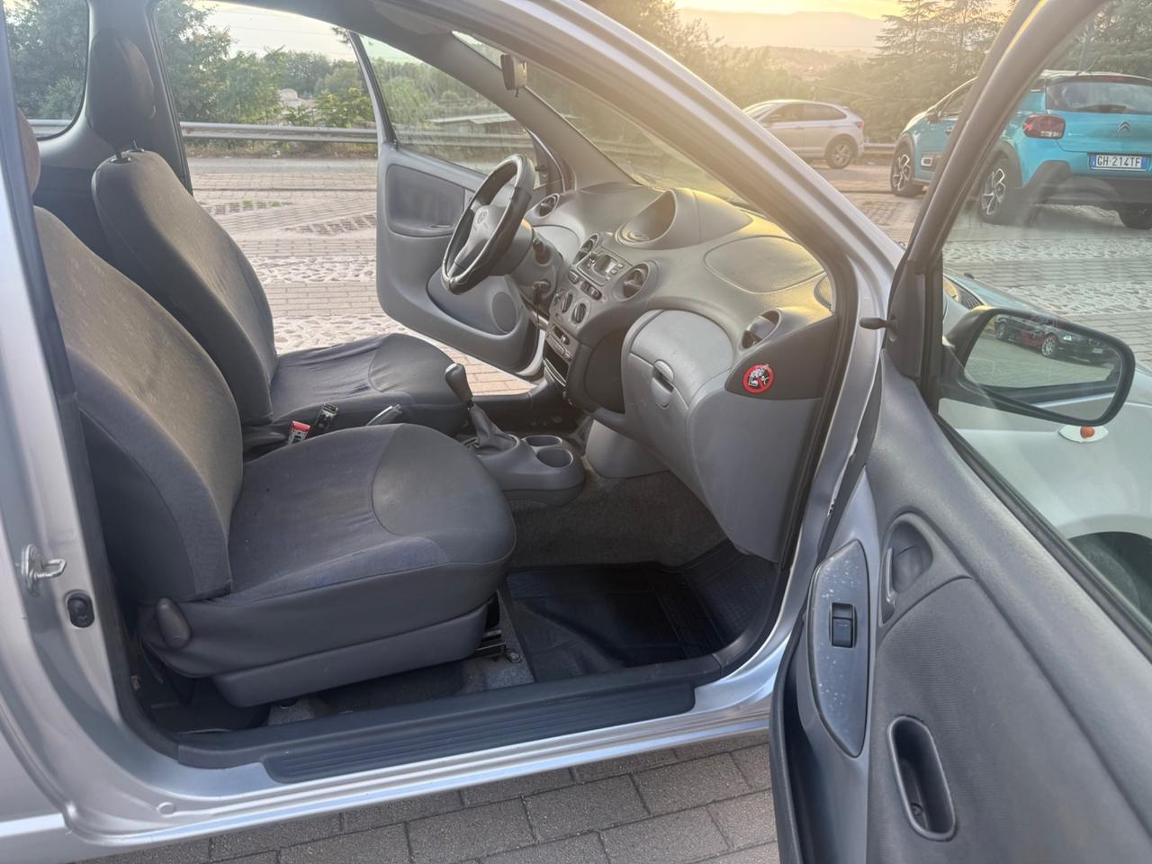 Toyota Yaris 1.0i 16V cat 3 porte