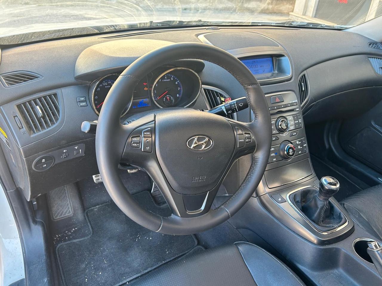 Hyundai Genesis Coupe 2.0 Turbo Sport