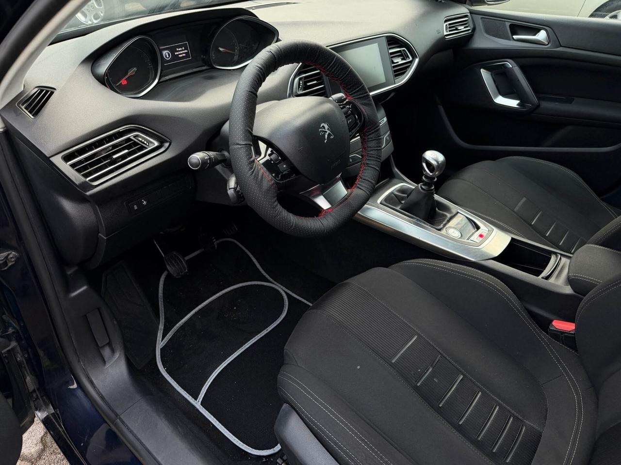 Peugeot 308 1.6 8V e-HDi 112CV Stop&Start robotiz. 5p. Business