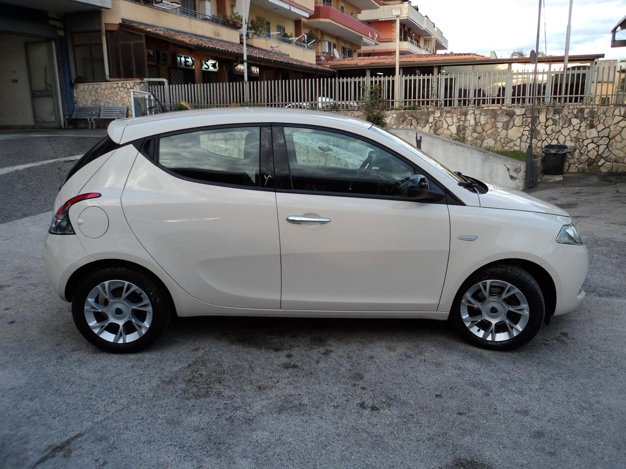 Lancia Ypsilon 1.3 MJT 16V 95 CV 5 porte S&S Gold