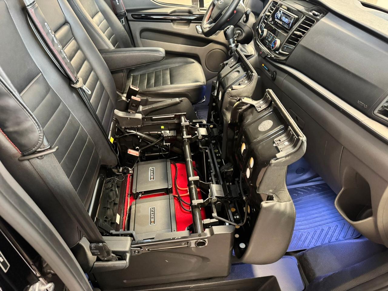Ford Transit Custom 340 2.0 EcoBlue 131CV PL-DC 6 POSTI TOTAL BLACK