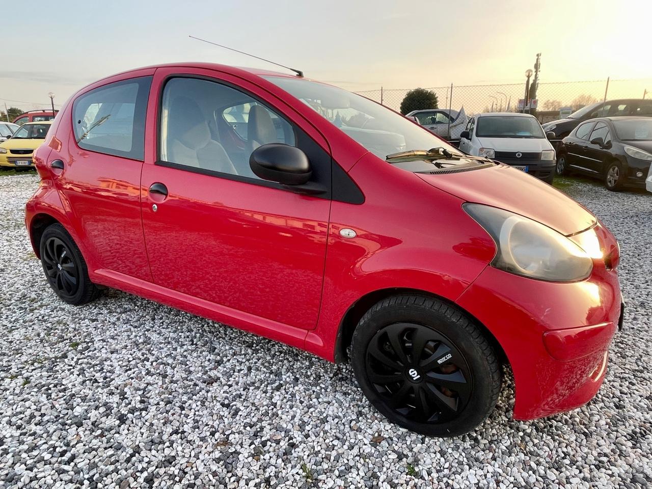 Toyota Aygo 1.0 12V VVT-i 5 porte Sound