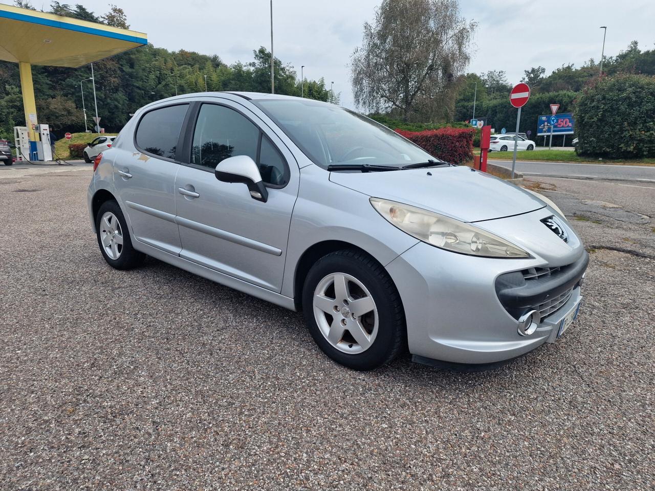 Peugeot 207 1.4 8V 75CV 5p. X Line