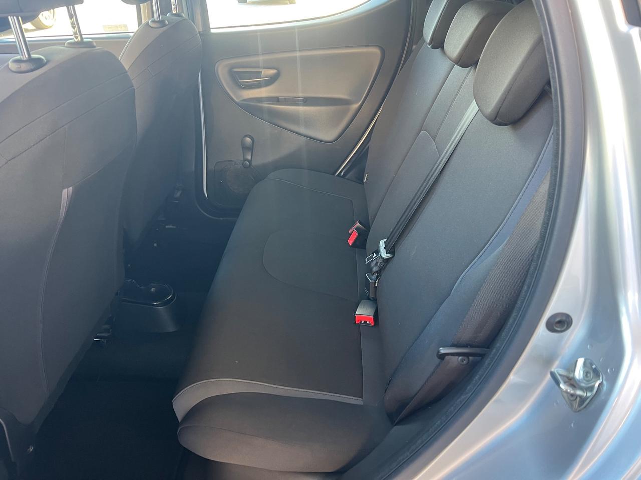 Lancia Ypsilon 1.2 69 CV 5 porte Silver