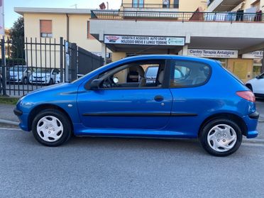 Peugeot 206 1.1 5p. XR