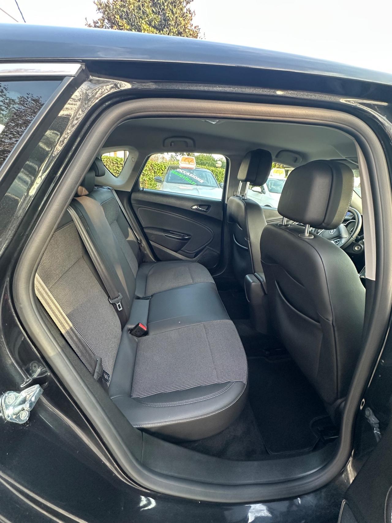 Opel Astra 1.4 100CV 5 porte Cosmo