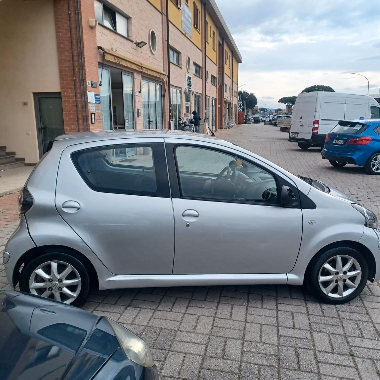 135.048 KM AYGO 1.0 NEOPATENTATI AUTOMATICA