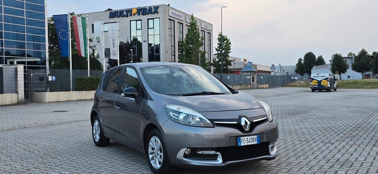 Renault Scenic Scénic XMod dCi 110 CV EDC Limited