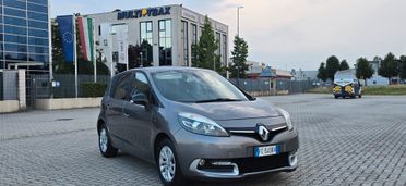 Renault Scenic Scénic XMod dCi 110 CV EDC Limited