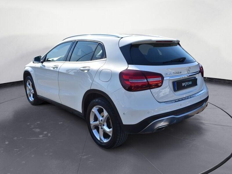 Mercedes-Benz GLA GLA 200 d Sport