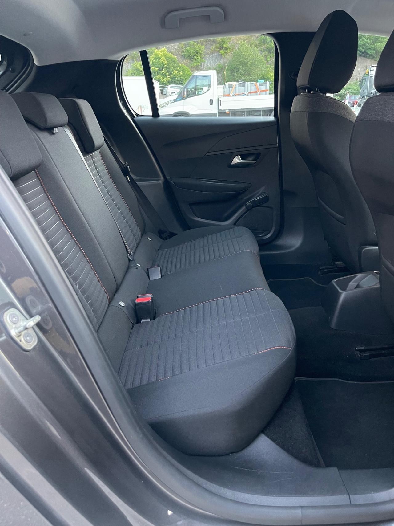 Peugeot 208 BlueHDi 100CV - NEOPATENTATI