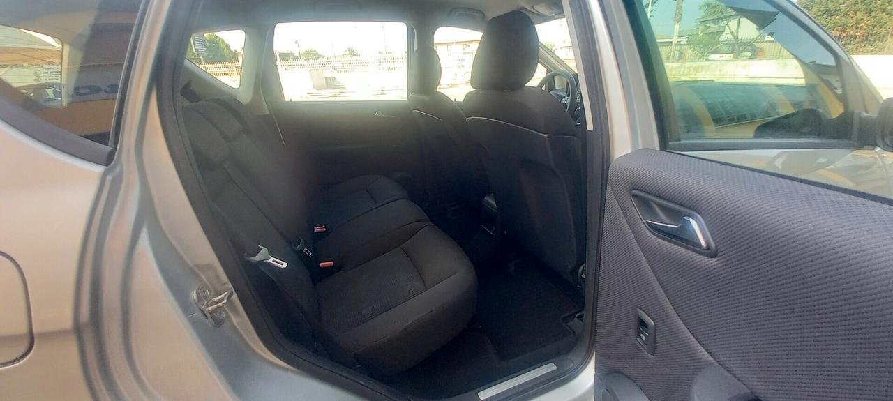 Mercedes-Benz Classe A 160 BlueEFFICIENCY Benzina cc. 1.5 CV. 95 - 5 Porte 5 Posti Euro 5 Utilizzabile anche per i Neopatentati.