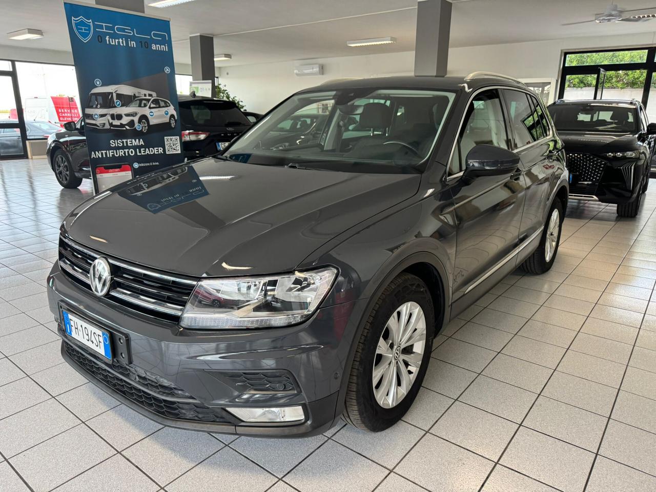 Volkswagen Tiguan 1.6 TDI Business AutoPark/Sensori/Navi