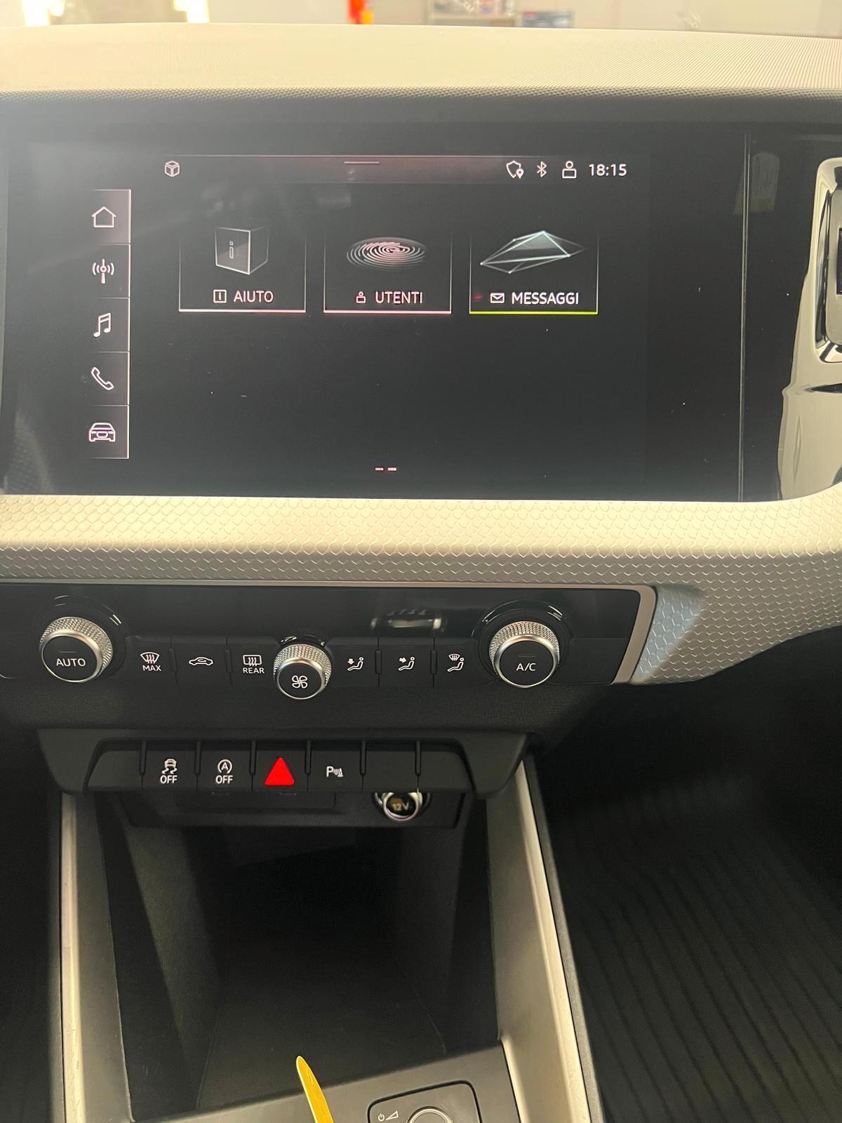 Audi A1 citycarver 30 TFSI Identity Contrast