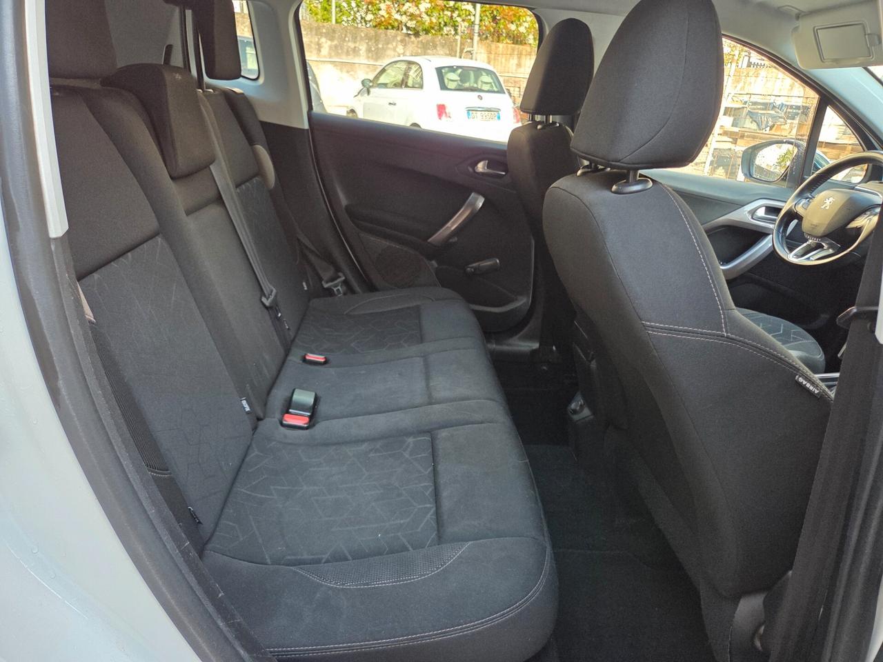 Peugeot 2008 1.4 HDi 68CV Allure