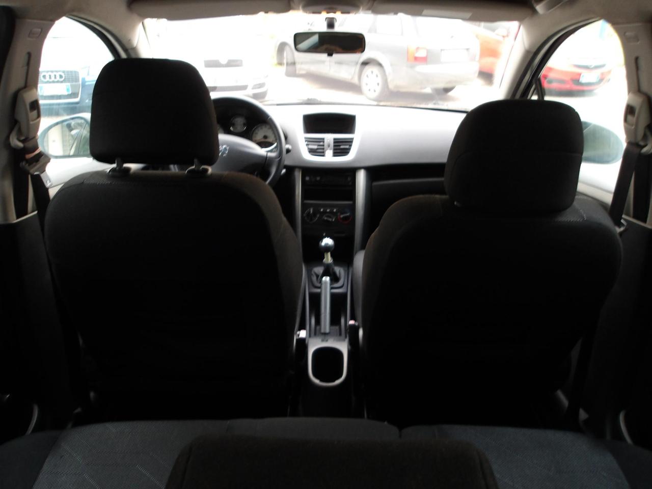 Peugeot 207 5 Porte 207 5p 1.6 hdi 16v XS