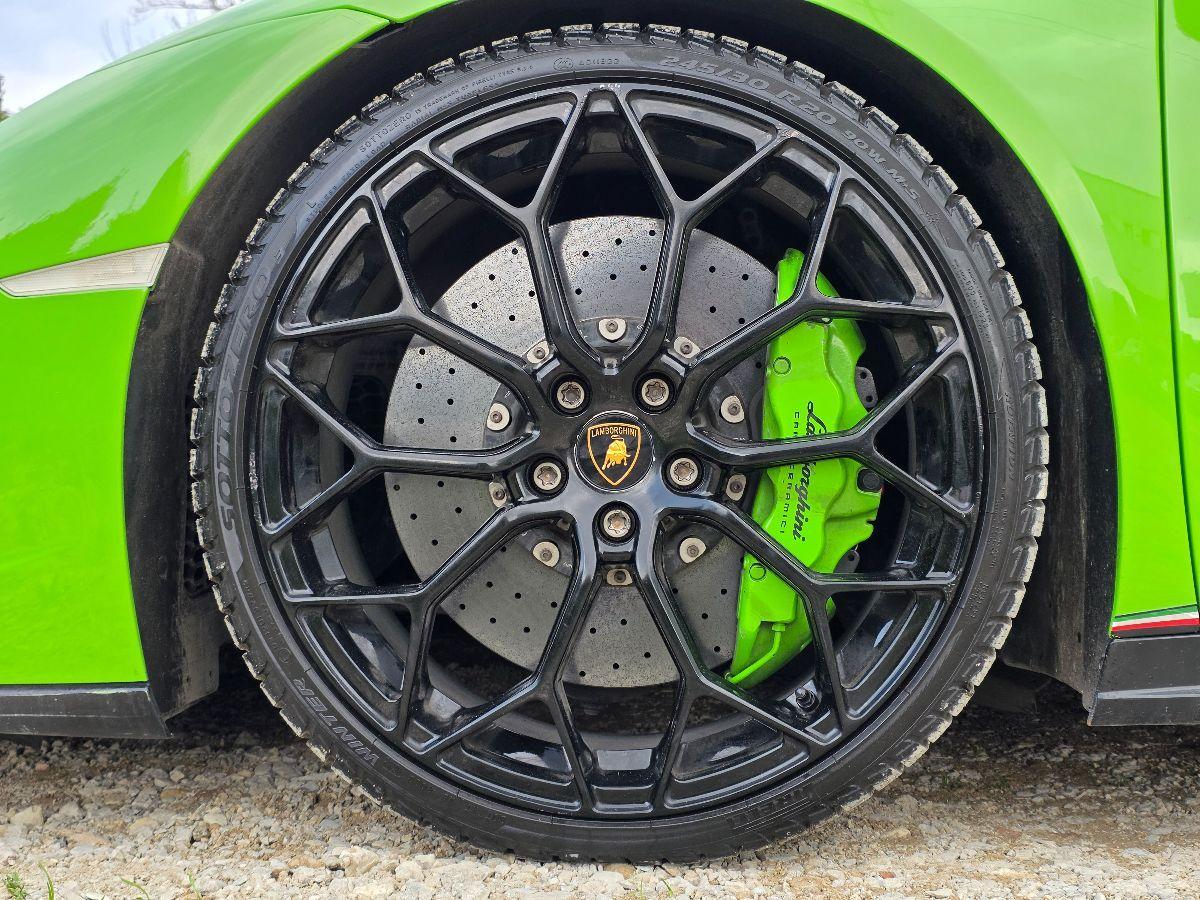 LAMBORGHINI HURACAN SPYDER PERFORMANTE NOLEGGIO