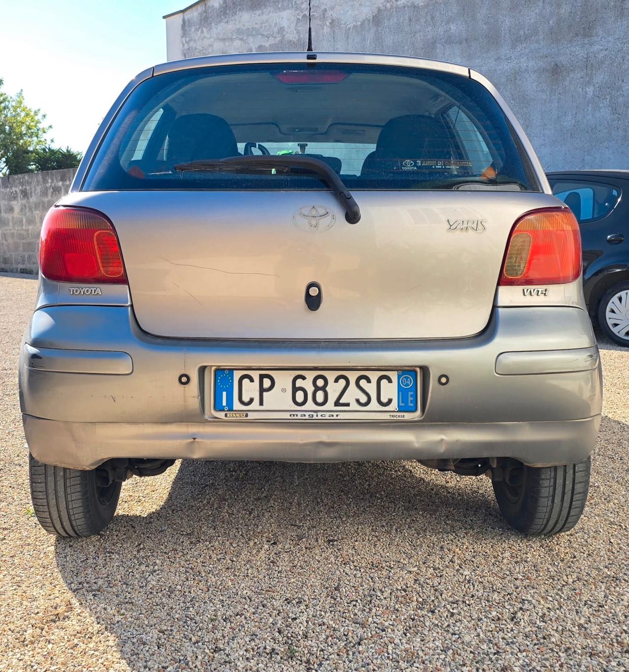 Toyota Yaris 1.0i 16V cat 5 porte Sol