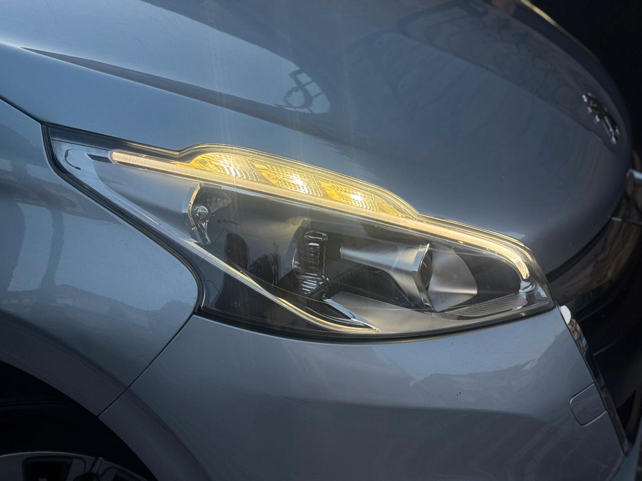 Peugeot 208 PureTech 82 5p. GPL Active