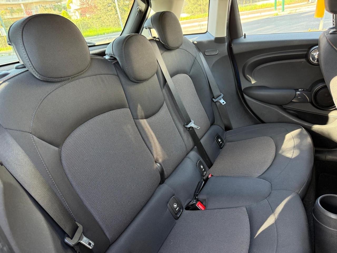 Mini Mini 1.5 Cooper D Business XL Aut. 5 porte Pdc