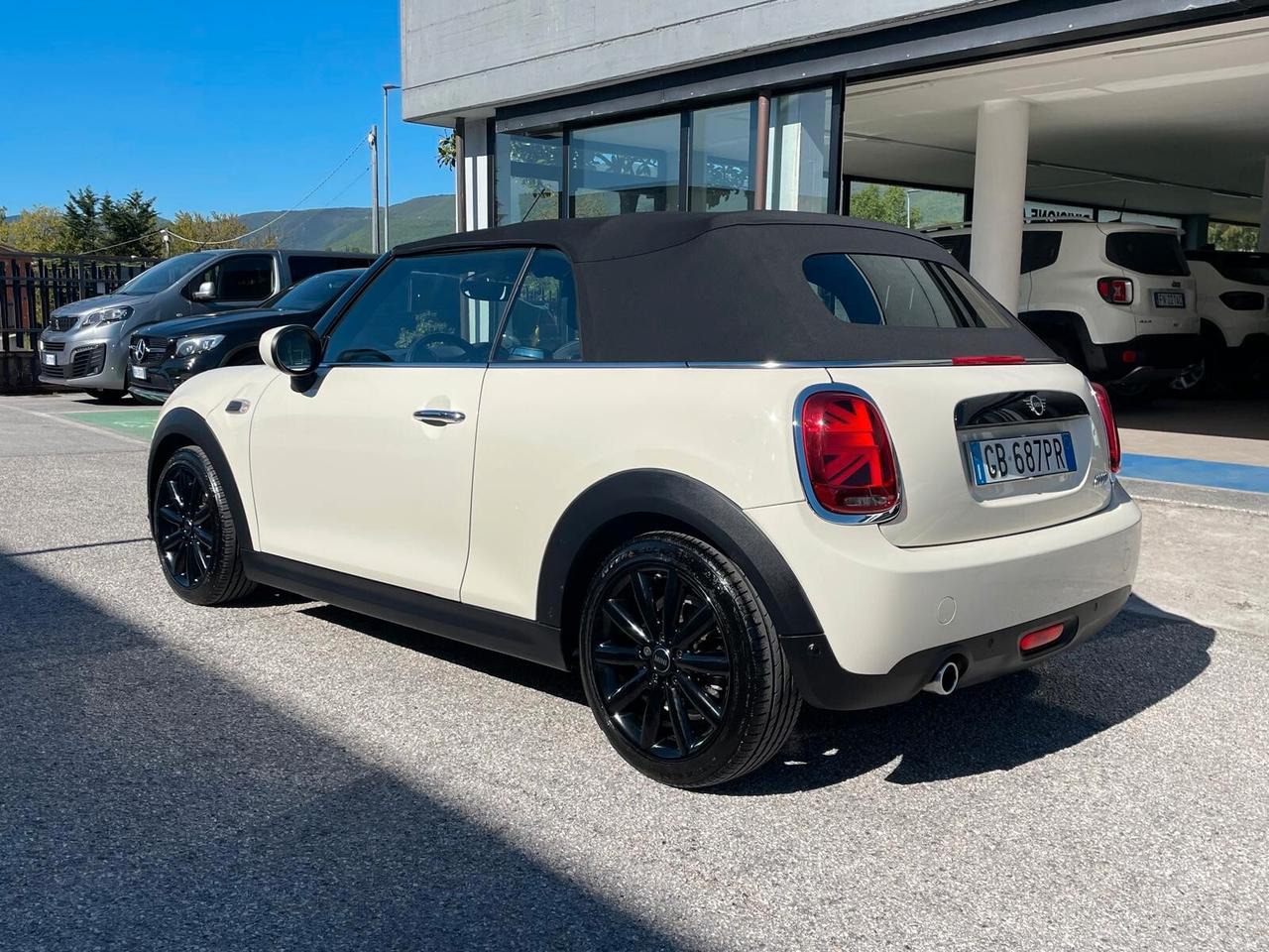 Mini Cooper Hype Cabrio 1.5 Benz 136 cv Automatica