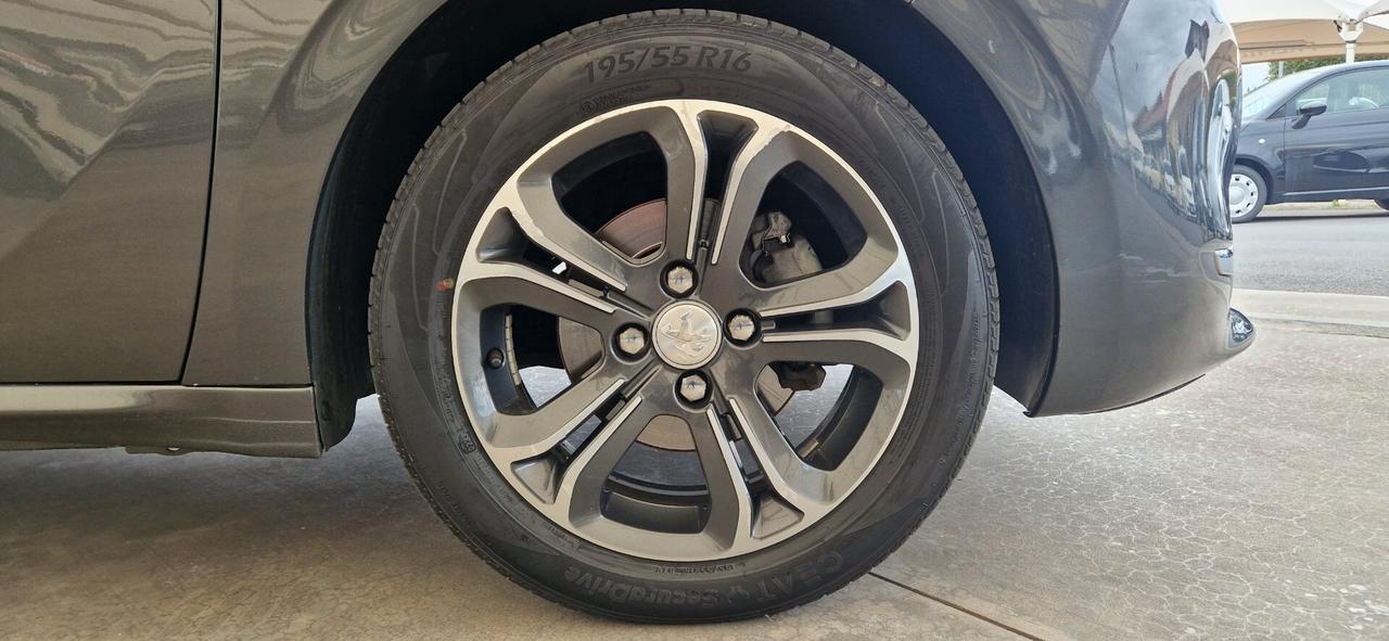 Peugeot 208 1.4 HDi 68cv 5 porte Allure
