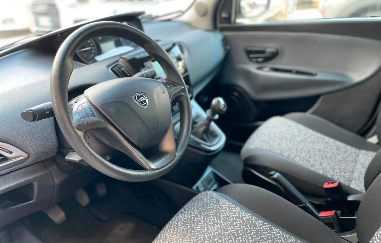 Lancia Ypsilon 1.2 69 CV 5 porte S&S Platinum