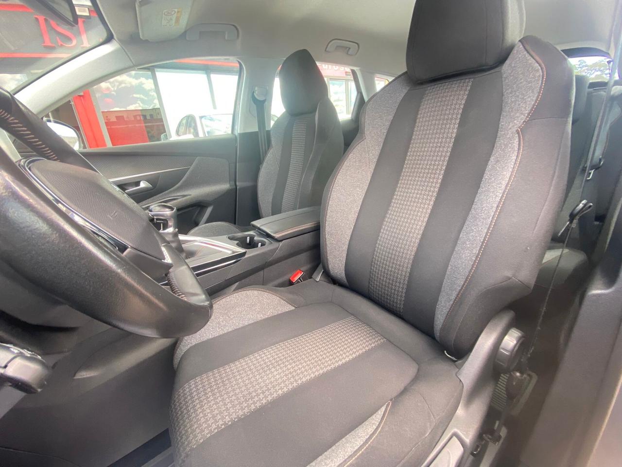 Peugeot 3008 PureTech Turbo 130 CV