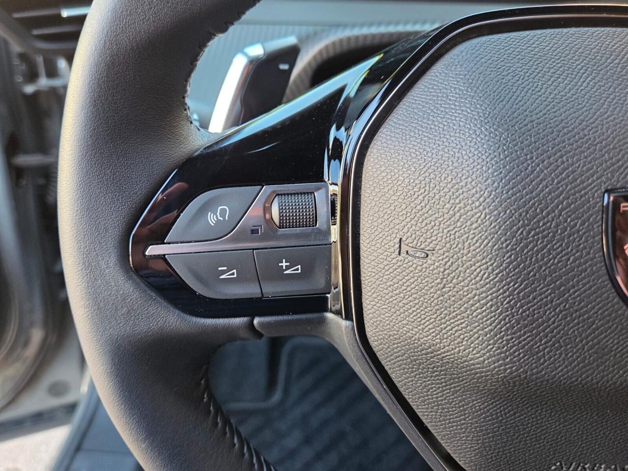 Peugeot 2008 Hybrid 136 e-DCS6 Style
