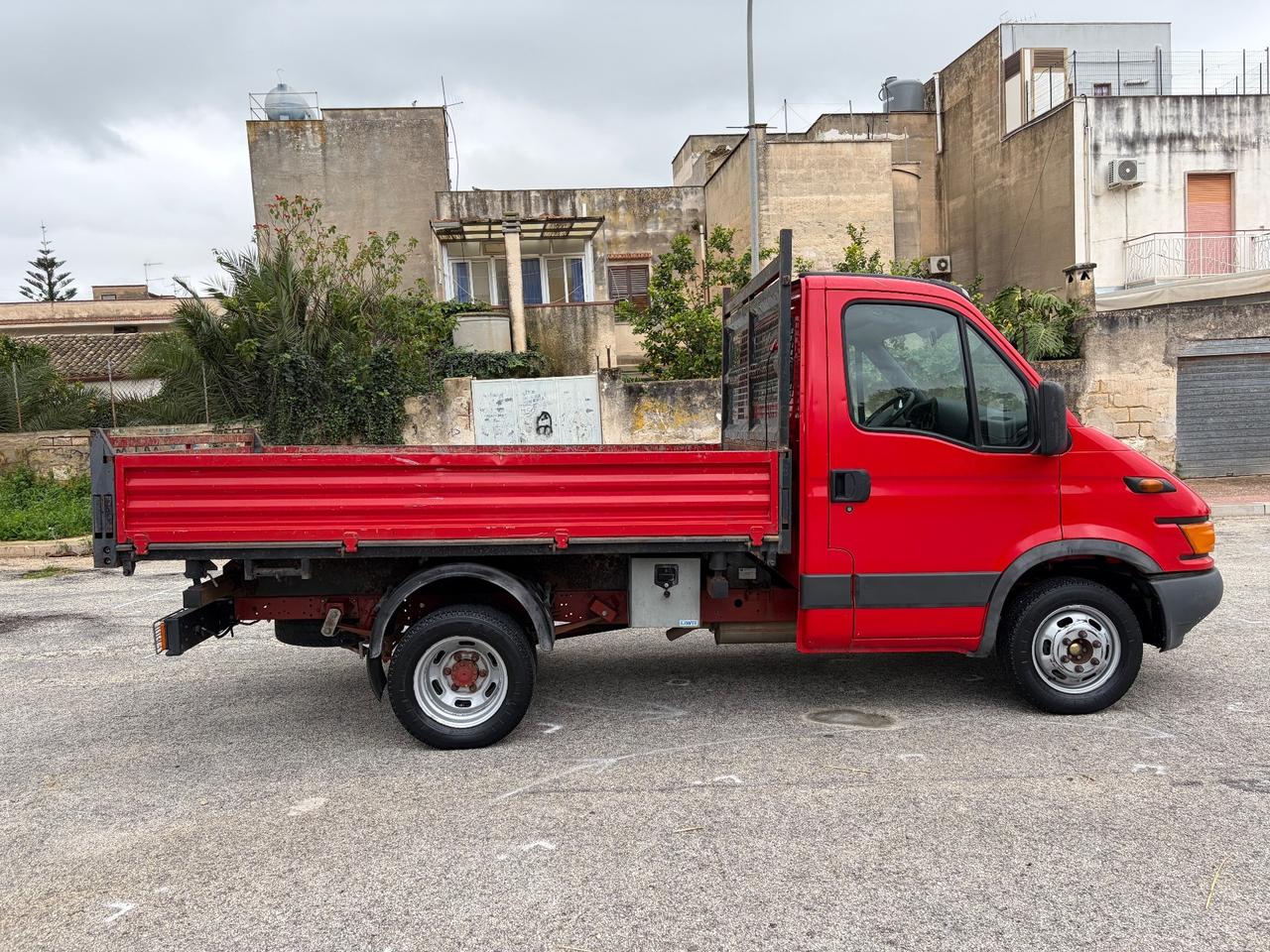 Iveco Daily 35S13 2.8 TDI PC Cabinato
