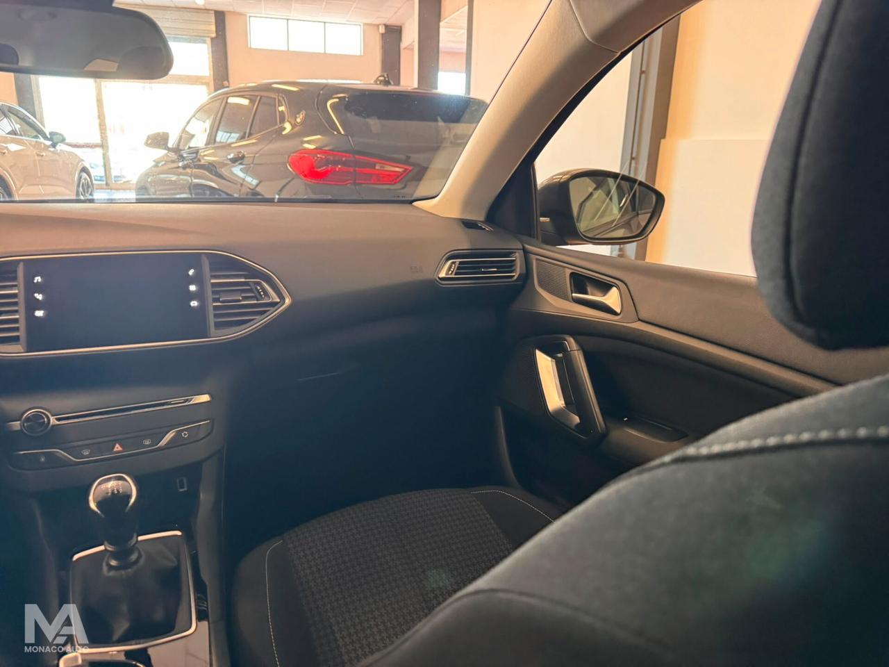 Peugeot 308 BlueHDi 130CV Business 2020