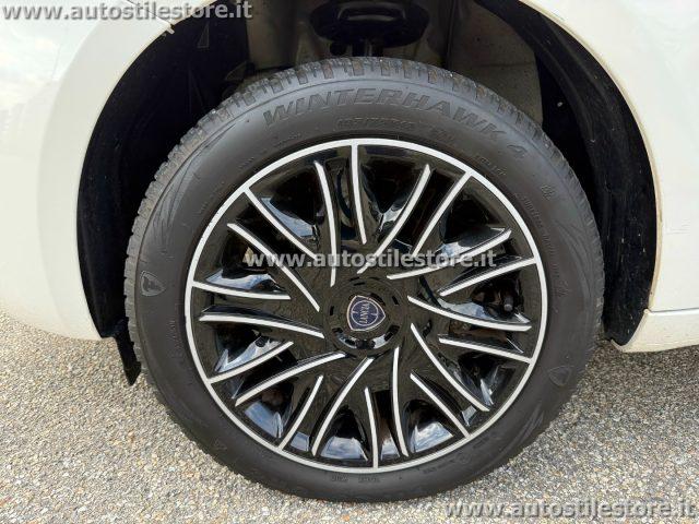 LANCIA Ypsilon 1.2 69 CV 5 porte GPL Ecochic Gold