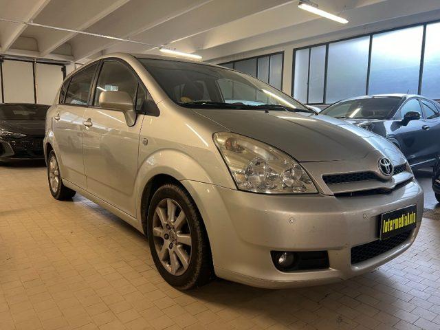 TOYOTA Corolla Verso 2.2 16V D-4D DPF