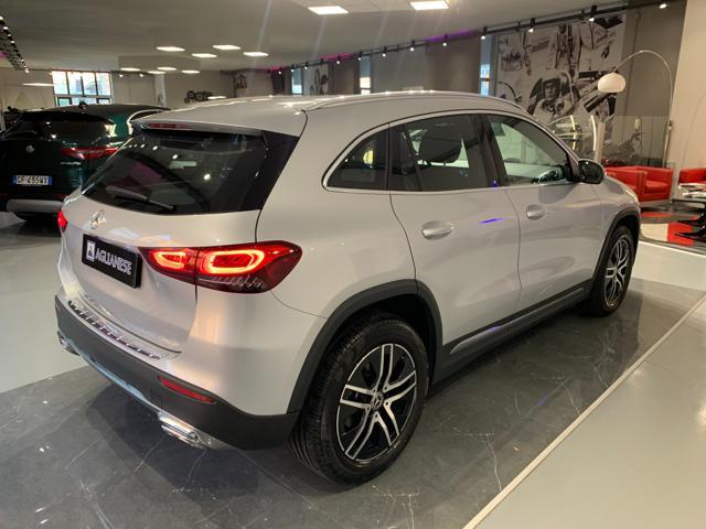 MERCEDES-BENZ GLA 200 Automatic Premium