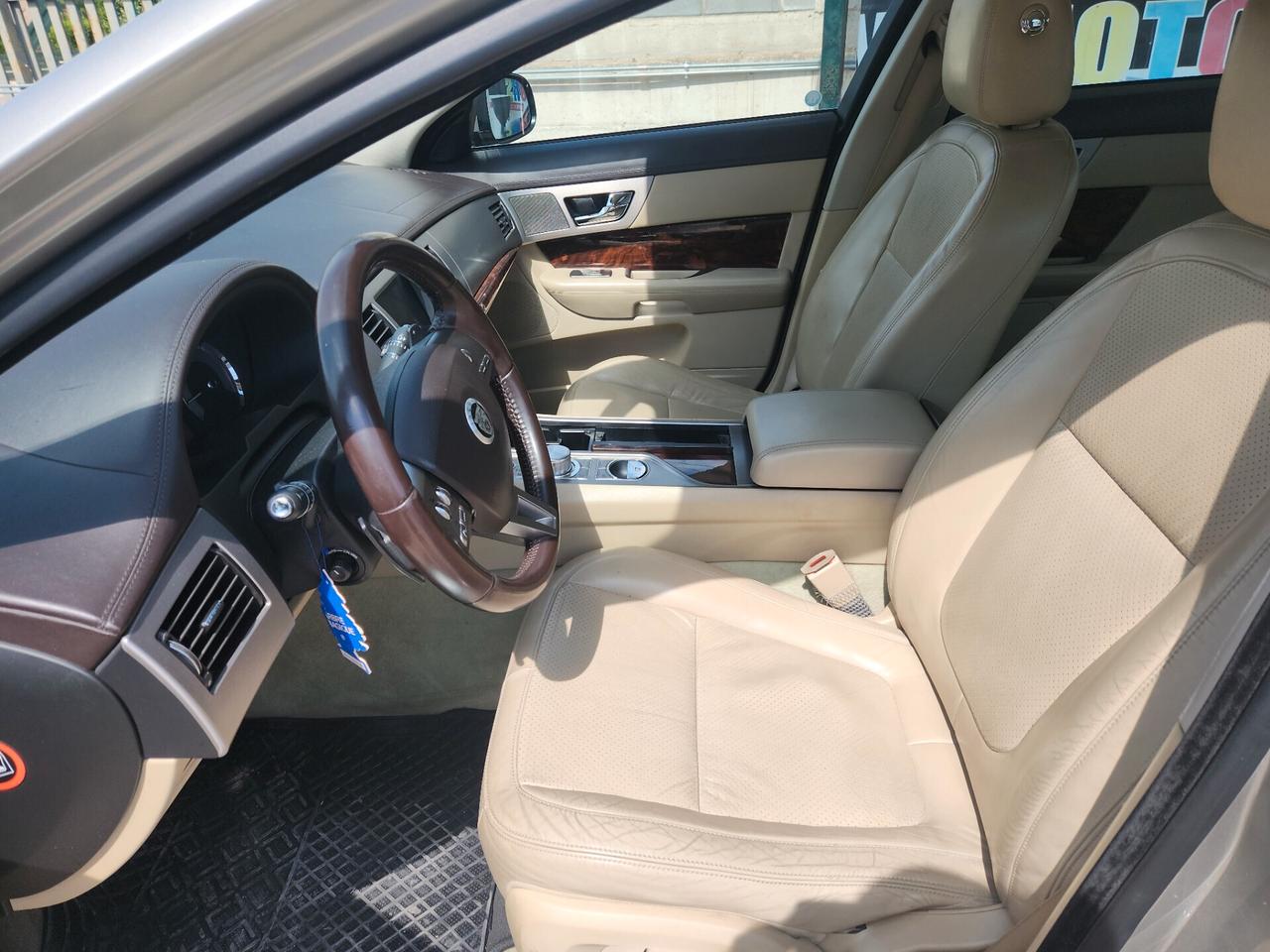Jaguar XF 3.0 D V6 Premium Luxury