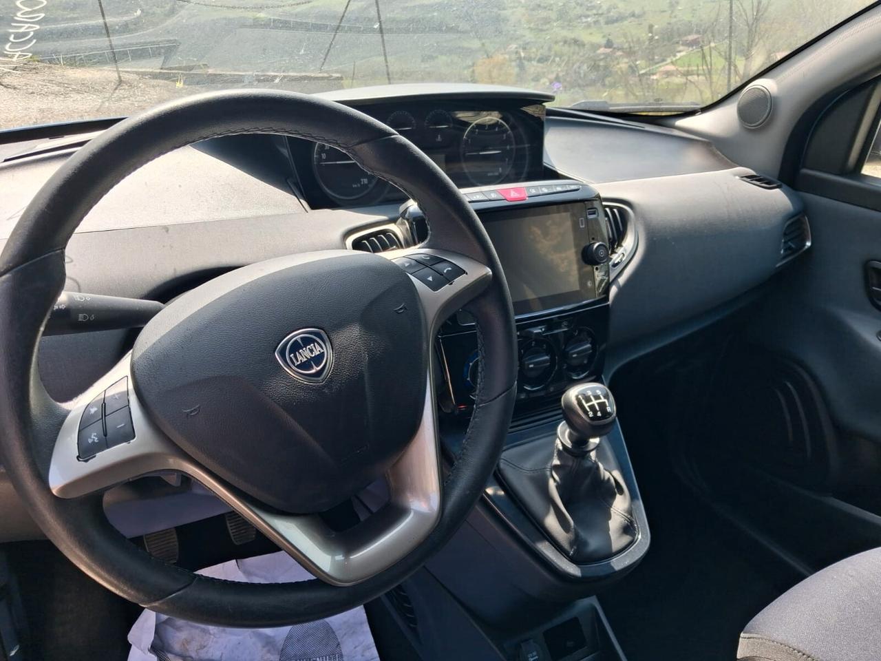 Lancia Ypsilon 1.2 69 CV 5 porte GPL Gold